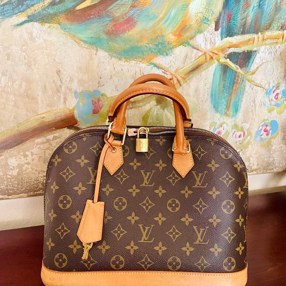 🌺Authentic Louis Vuitton Monogram Alma PM